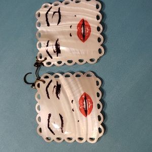Vtg Betsey Johnson Marilyn Monroe Wink Earrings